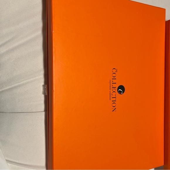 NEW THE COLLECTION CAYENNE Edition 70% CASHMERE 30% SILK RED SCARF w/ Box - Picture 3 of 3